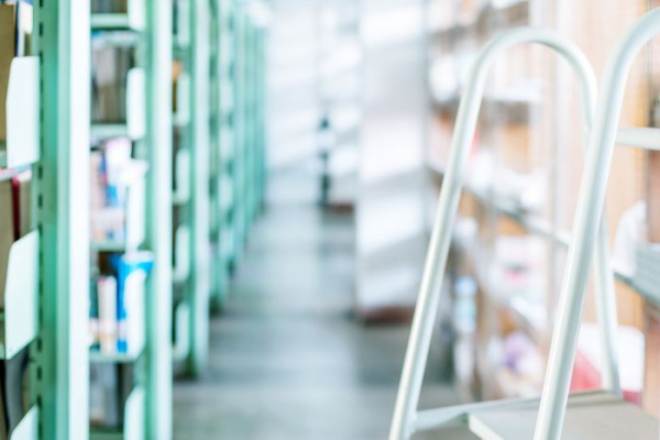 Как хранить лекарственные препараты в аптеке и на складах