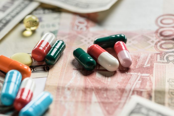 Доля аптечных продаж дорогостоящих препаратов в апреле достигла 44%