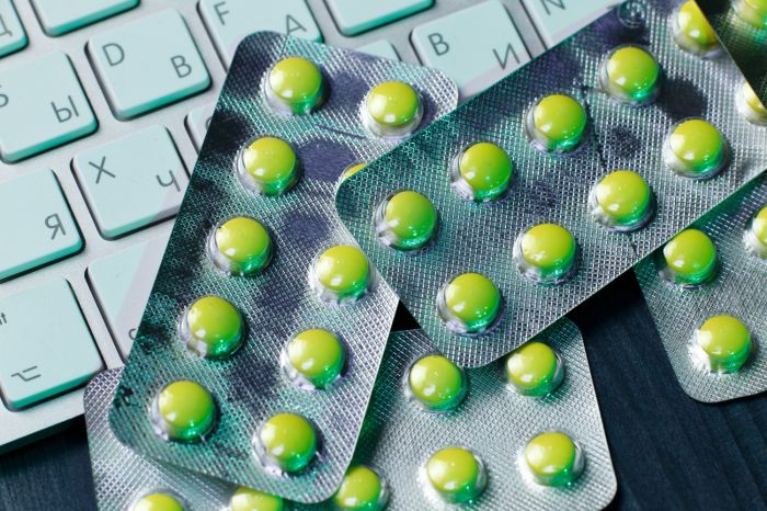 Минюст зарегистрировал регламент оформления разрешений на дистанционную торговлю лекарствами