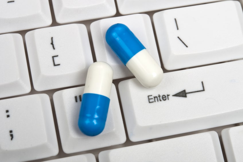 Росздравнадзор заблокировал 42 сайта, незаконно торгующих лекарствами