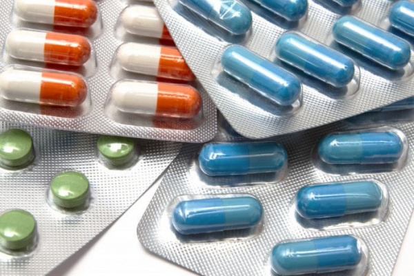 Продажи препаратов для лечения болезней горла в январе выросли на 120%
