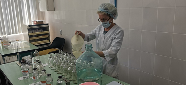 В барнаульской больнице изготавливают лекарства и средства диагностики