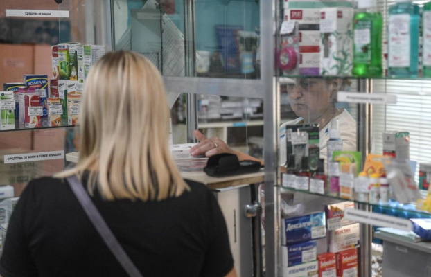 «Живите, как хотите!» Из аптек по всей Москве пропали популярные глазные капли от аллергии