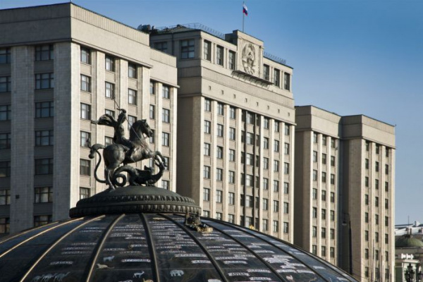 Вопрос централизации системы электронных рецептов обещают рассмотреть в Госдуме осенью